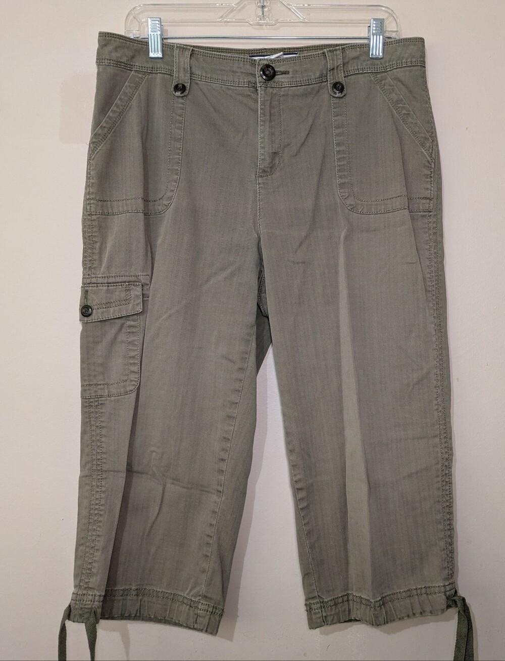 Croft & Barrow Olive Green Women's Cargo Capris Size 12 Excellent